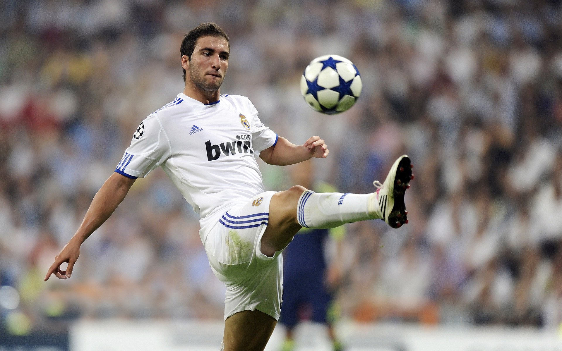 乒乓球技巧挑战赛成短视频热点话题,乒乓球比赛视频解说