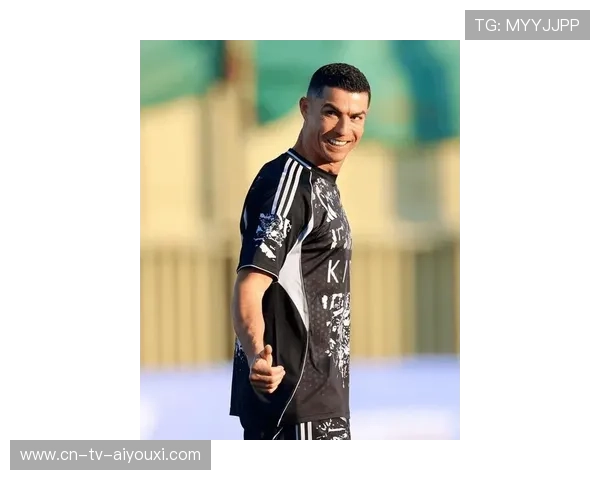 C罗新社媒挑战引爆全球模仿潮