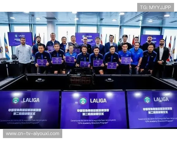 中国足球青训教练员培训体系完善，中国足球青训队教练