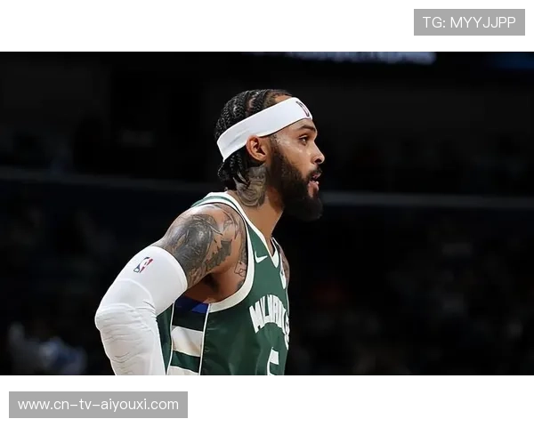 雄鹿侧翼接球就投，三分空心入网